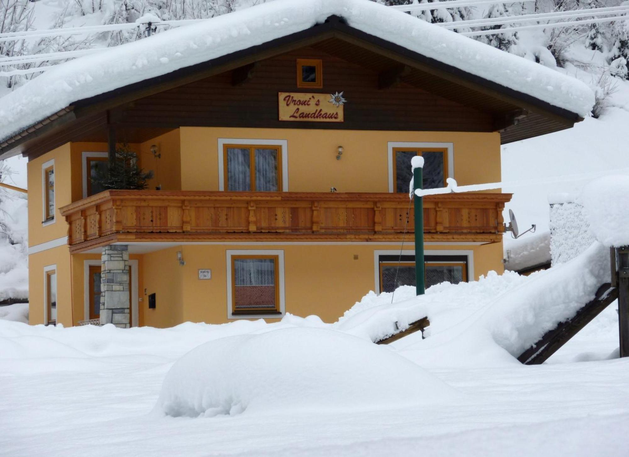 Vronis Landhaus Apartments Hüttau Extérieur photo